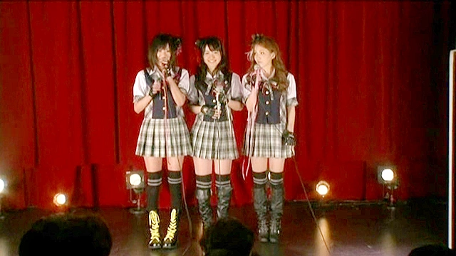 国民的アイドルユニットII 全裸ライブコンサート 朝倉ことみ 琥珀うた 友田彩也香