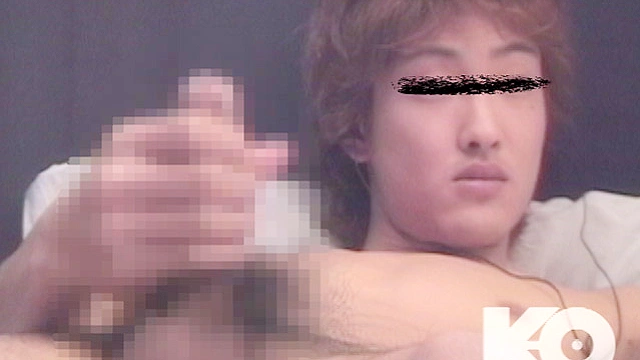 筋肉質サーファーノンケが男にしゃぶられザーメン発射！！