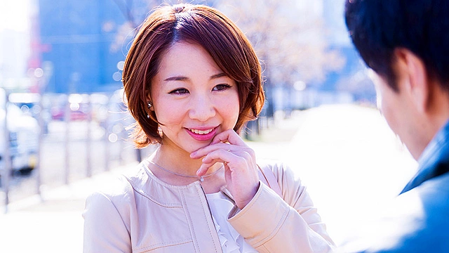 旦那の知らない所で抱かれていた不倫妻 清楚な顔の裏で押さえつけられていた性欲がいっきに開花してしまった本当は真面目な奥様に中出し4 12名