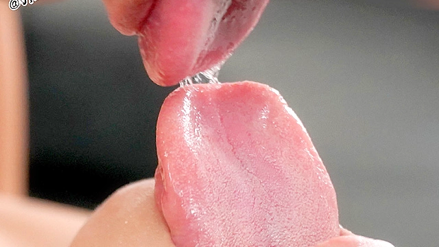 妖艶な人妻の涎だらだらベロキスと極濃つゆだく中出しセックス