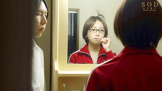 突然、弟が数年ぶりに帰省した。実家暮らしの私は三十路なのに未だ家事手伝い（ニート）で恥ずかしかった。 アラサー喪女ニート 隠れエロ尻の姉（30） 紗倉まな 【AV debut 12周年記念 特典映像付き】