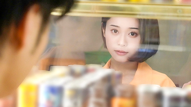 体の相性が最高なコンビニパート主婦Mさんとは休憩2時間のショートタイム密会でも最低3回は射精（だ）せる MINAMO