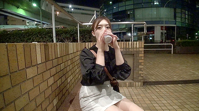 ナンパコNo.03 深夜までの激務からの解放でエロスイッチが入った美脚美人OLをナンパして連続中出し！