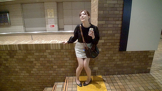 ナンパコNo.03 深夜までの激務からの解放でエロスイッチが入った美脚美人OLをナンパして連続中出し！