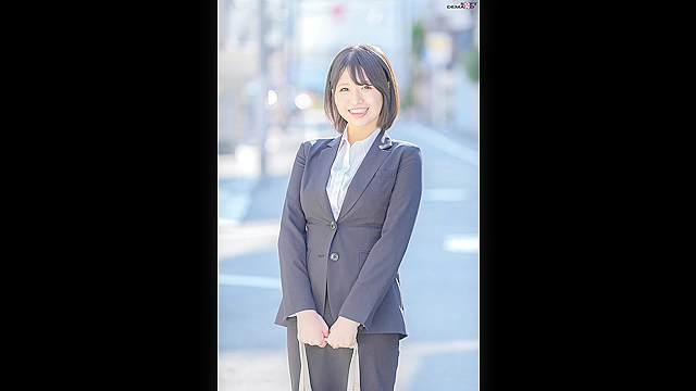 マジックミラー号 新社会人OLさん入社祝い応援企画 新導入アイテム「お助けシール」で局部を隠すと逆に恥ずかしさ倍増！赤面羞恥野球拳対決！桜色の美乳OL 5名収録！