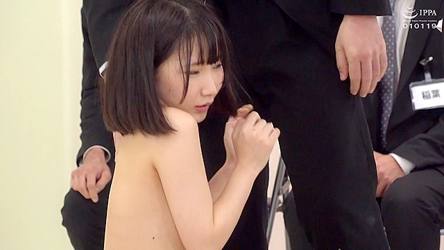 羞恥新卒美少女を裸にして尻穴と膣穴の奥まで視姦する「セクハラ圧迫面接」危険日に中出しされたのに不採用にされ号泣！2023春