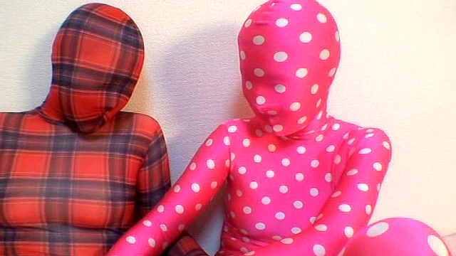 ゼンシンタイツレズ！！～素人娘とゴールドゼンタイSEX～