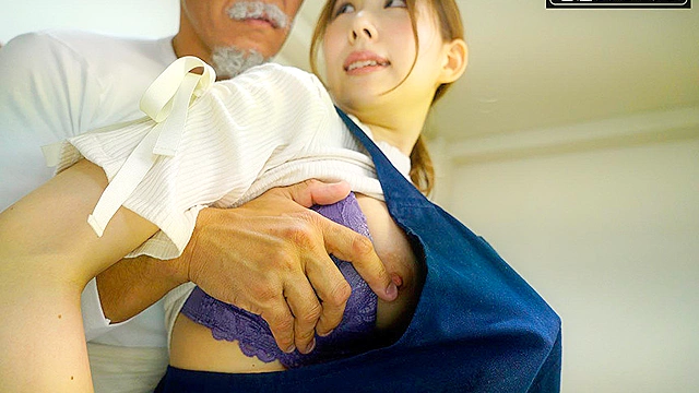 何発出しても終わらないムキムキじいさんの激ピス絶倫セックスにハマった人妻 星川まい