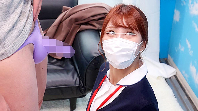 看護師【かれん】さん 童貞くんを赤面筆おろし…のはずが実は絶倫AV男優 失禁・痙攣お構いなし何度イっても止まらない激ピストンでイカせる！【マジックミラー号25周年記念作品】