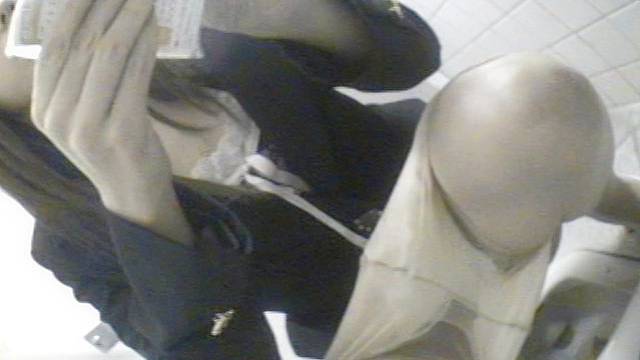 公衆トイレ○撮！ウンコ美女の脱糞の瞬間！！