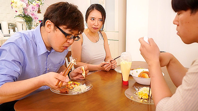 夫の連れ子と不埒な契り 瀬崎彩音