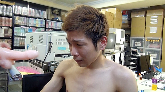 おとなの御仕置き.01～エロDVD万引き青年の大きな代償