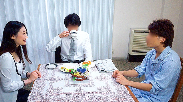 弱みを握られ性玩具に…！義弟に寝取られた兄の嫁
