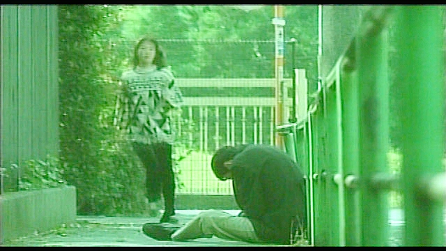 覗かれた不倫妻 主人の目の前で…
