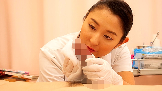 勃起したままの男を一切動かさないS字尻振り騎乗位介助で骨抜きにする美尻ナースVOL.3