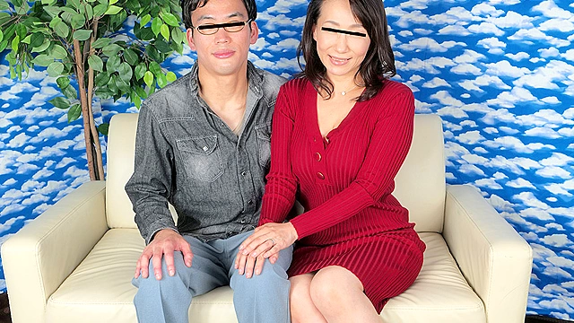 母親のドスケベフェラで射精我慢できたら賞金100万円 暴発したら近親相姦罰ゲーム2