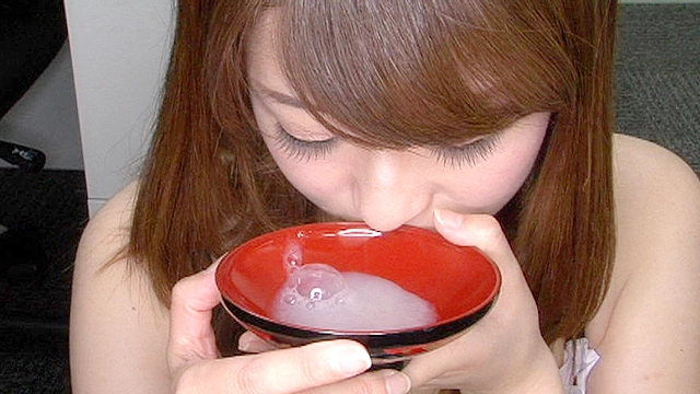 グラスや容器でザーメン飲み！特集