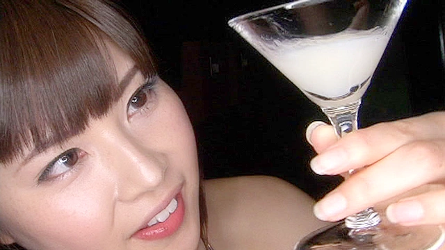 グラスや容器でザーメン飲み！特集
