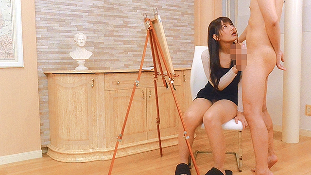 美大生がデッサン中にセンズリ鑑賞！2