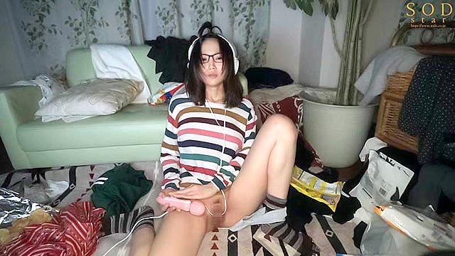 アラサー喪女ニート3 悪い男にナンパされた！ホスト風イケメンにホイホイついていったら、その仲間たちに干物マ×コをタライ回しにされちゃった。天宮花南