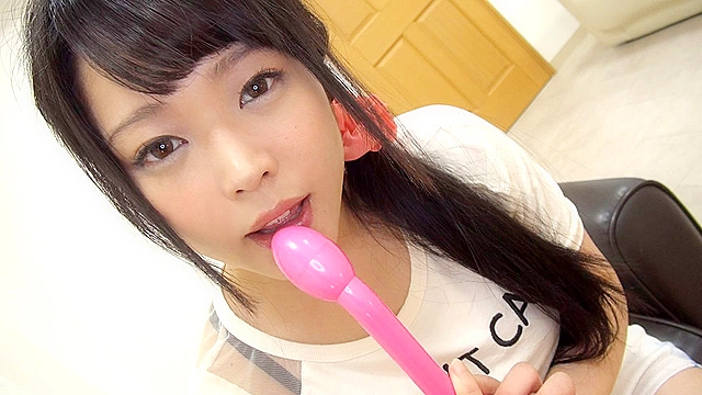 手と指でマ○コを隠さないから穴へのヌキサシと淫汁ぐちゅぐちゅがよく見える！淫語かたりかけスティックローターオナニー4