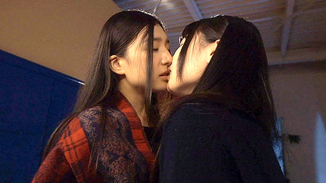 本気レズ解禁！豪華美女共演ペニバンFUCK4本番 古川いおり