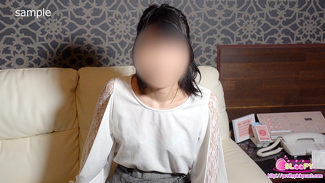 文系女子大生の朝一濃厚小便飲尿初体験の記録