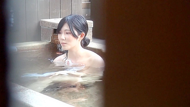 人妻湯恋旅行106