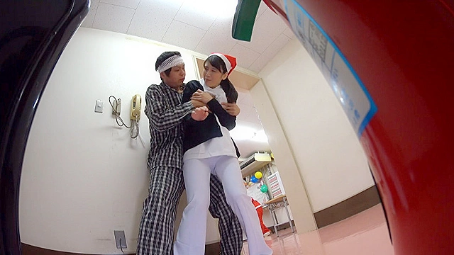 「『おばさんを興奮させてどうするの？』全員ヤりまくりSPECIAL 青年チ◯ポを押しつけられたおばさん看護師は嫌がりながらも本当は同僚に自慢したい！！」 VOL.1