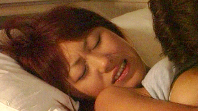 濡れる下着の女