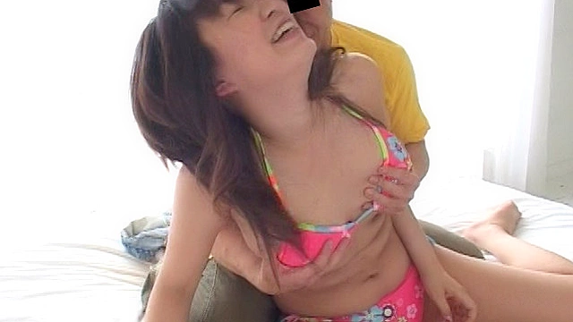 熟尻 真夏でむっちむちのビキニ巨尻を鷲づかみ！
