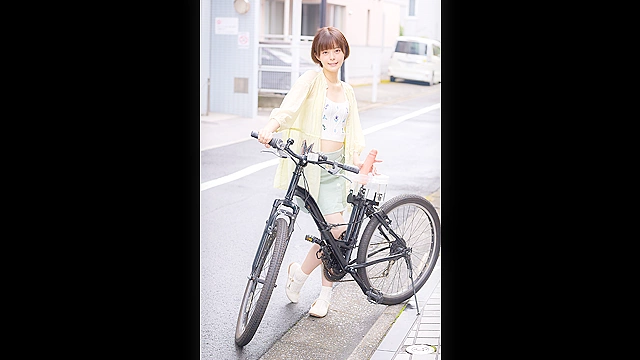 人気 AV 女優が挑戦！オシッコ我慢潮吹き街中アクメ自転車がイクッ！月乃ルナ