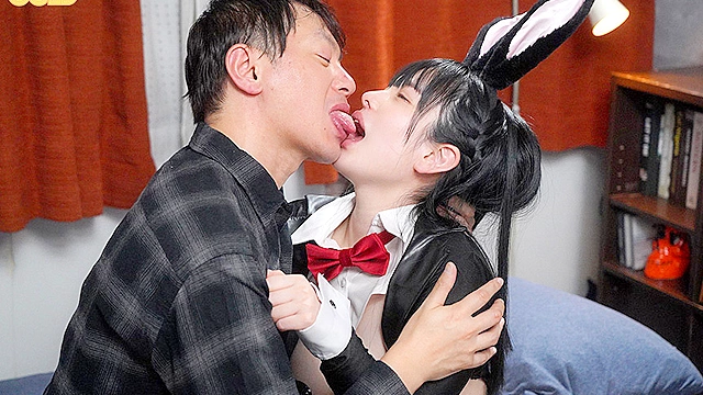 デリヘル呼んだら潮対応のアイドルと遭遇！ 「キスもした事が無い」と言っていたのに風俗で働いていたので 内緒にする代わりに本番OKさせてイッもヤメない追撃お仕置ピストン 月見若葉