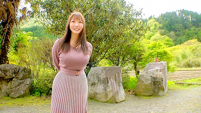 巨乳人妻温泉デート いやらしい肉付きの美爆乳Iカップゆみ27歳