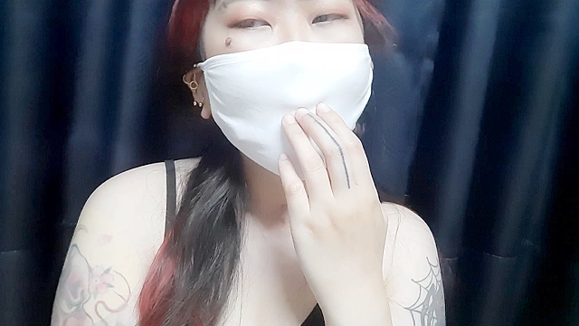 マスクの下にボールギャグを装着したまま散歩するソニーちゃん Sony Ballgag Under Mask Outdoor Walk