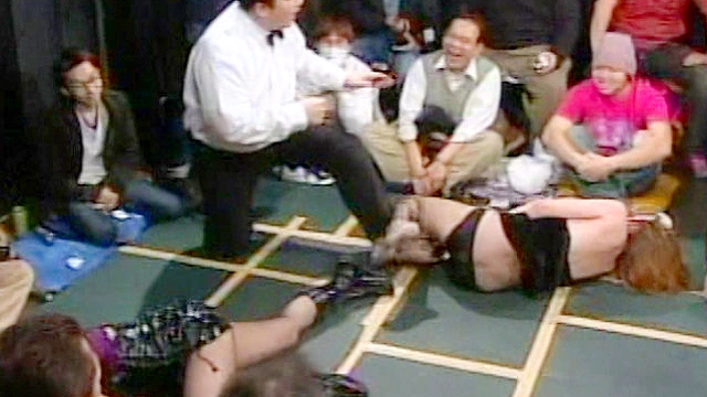 お宝秘蔵映像 キャットファイト大全集42 やられている女の子特集 その4 アイドルがやられて、泣きながら髪を切られる試合など収録