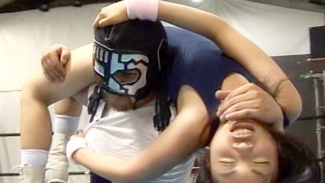 お宝秘蔵映像 キャットファイト大全集42 やられている女の子特集 その4 アイドルがやられて、泣きながら髪を切られる試合など収録