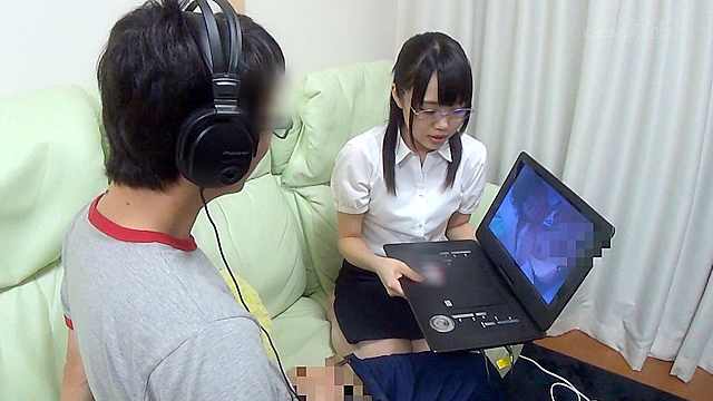 SOD女子社員 奥様にバレないでね！既婚者ユーザー様と家中でこっそり汗だくSEX ～普段、家でAVが見れない妻帯者ユーザー様のご自宅にお邪魔しました！～