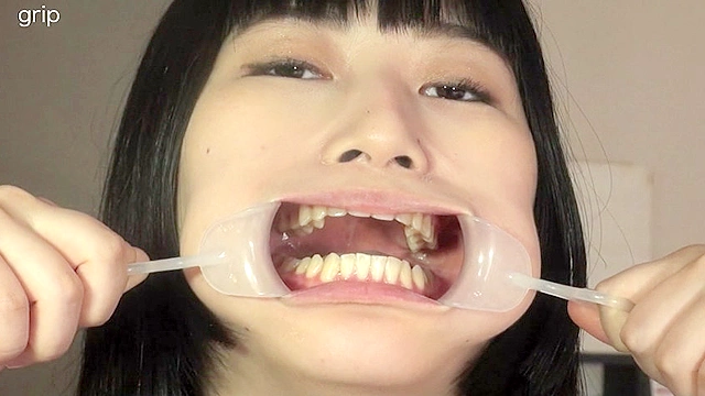 隠れ変態美少女の愛おしそうに舐め啜る鼻フェラ接吻 神楽アイネ