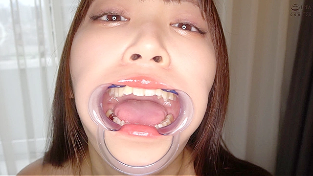 人気女優 加賀美さらチャンのとんでもなく卑猥なツバベロ濃厚プレイ！