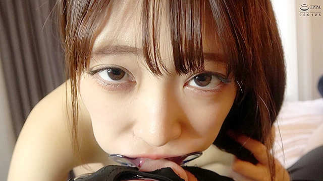 人気女優 加賀美さらチャンのとんでもなく卑猥なツバベロ濃厚プレイ！