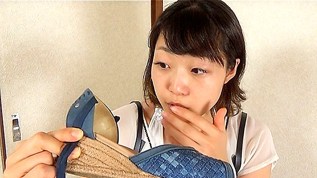 【足のにおい】 病院事務・指長少女