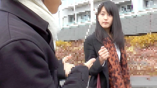 ガチンコ 中出し！顔出し！人妻ナンパ ～中出しされて悶絶するセレブな奥様in二子玉川～