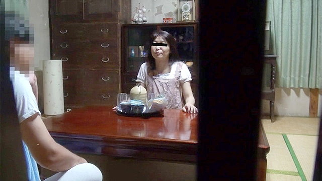 甥っ子の叔母寝取り計画 ～前編～ 叔父が入浴中に幼い頃から憧れていた貞淑な叔母を…