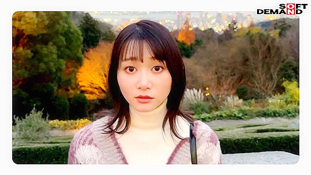 【彼氏に内緒で初撮り】色白美顔NO.1女子大生を寝取って顔射、最後は中出し しずか 21歳