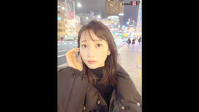 【彼氏に内緒で初撮り】色白美顔NO.1女子大生を寝取って顔射、最後は中出し しずか 21歳