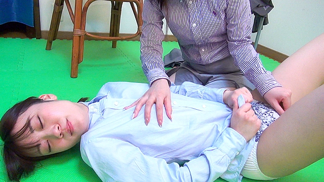 制服着衣相互考察レズ
