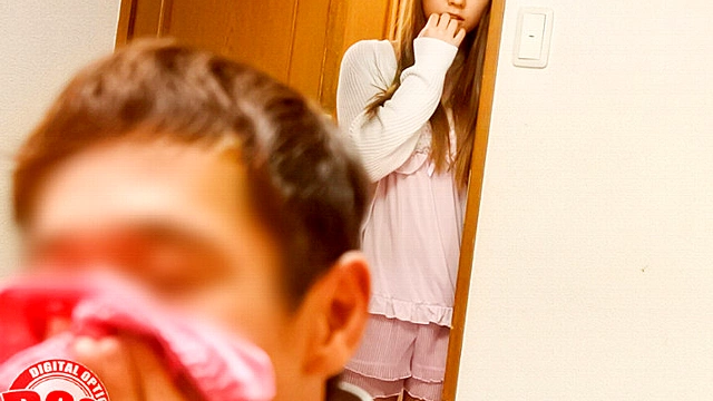 年上美人の下着を物色中「こんな年増女の下着で欲情するの？」と…女として見られる悦びからか「本当に私なんかでいいの？」と欲求不満な身体で精液搾取 3