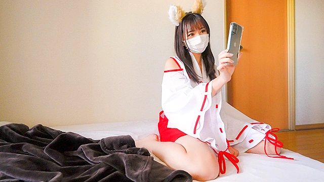 【激エロボディの不純潔巫女！！】SNSフォロワー10万人の超人気Fカップ人妻コスプレイヤーをヤリ部屋に連れ込んで旦那にナイショの不貞なま中出し！！！