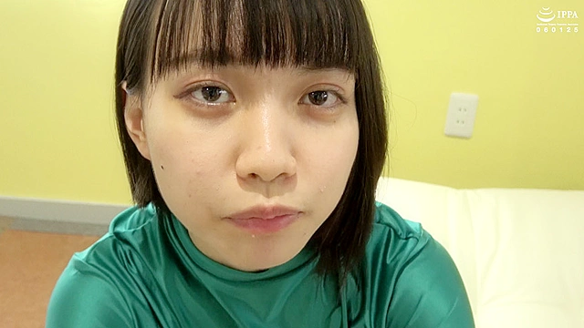 新人女優 雪乃えるチャンの指フェラとレアな歯・口腔観察プレイ！